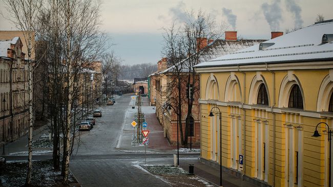 Улица в городе Даугавпилс, Латвия Улица в городе Даугавпилс, Латвия