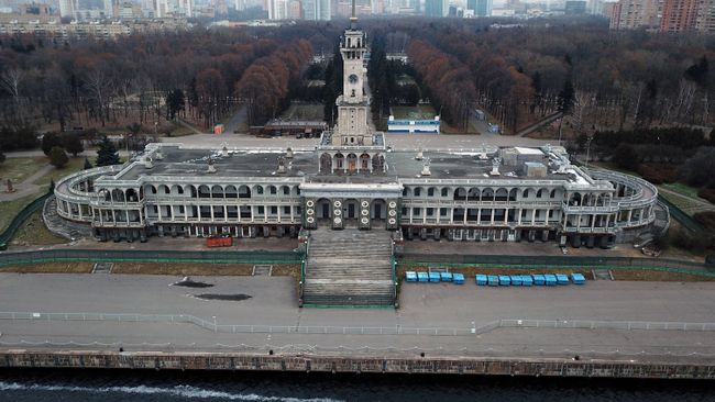 Здание Северного речного вокзала в Москве