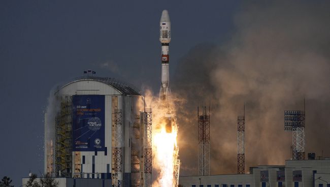 Старт ракеты-носителя Союз-2.1б с космическим аппаратом дистанционного зондирования Земли Метеор №2-1 и с 17 иностранными аппаратами с космодрома Восточный. Архивное фото Старт ракеты-носителя Союз-2.1б с космическим аппаратом дистанционного зондирования Земли Метеор №2-1 и с 17 иностранными аппаратами с космодрома Восточный. Архивное фото