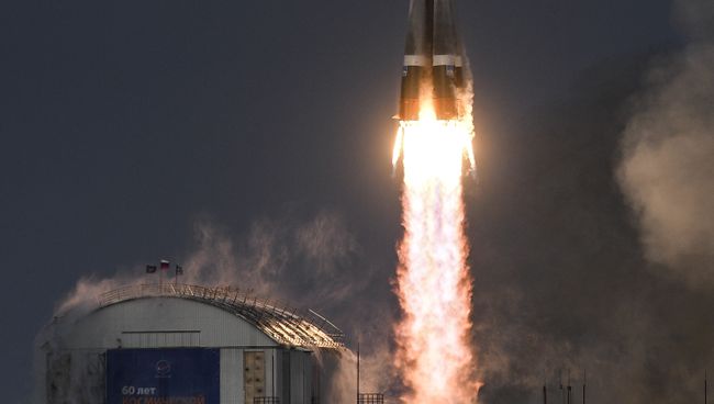 Старт ракеты-носителя Союз-2.1б с космическим аппаратом дистанционного зондирования Земли Метеор №2-1 и с 17 иностранными аппаратами с космодрома Восточный. 28 ноября 2017
