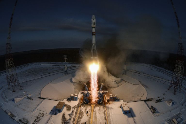 Запуск ракеты-носителя Союз-2.1б с космическим аппаратом Метеор №2-1 с космодрома Восточный. 28 ноября 2017