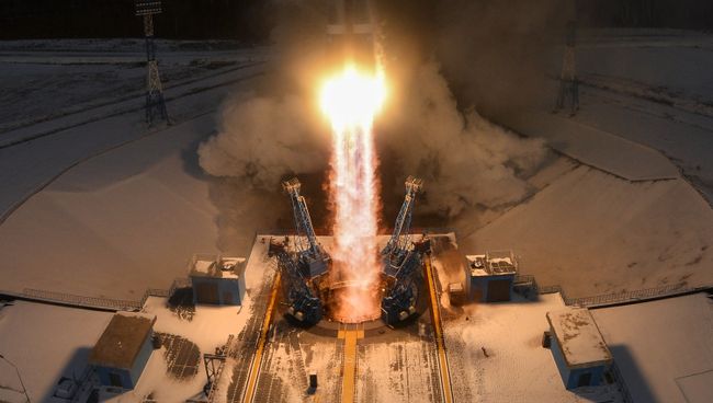 Старт ракеты-носителя Союз-2.1б с космическим аппаратом Метеор №2-1 с космодрома Восточный. 28 ноября 2017