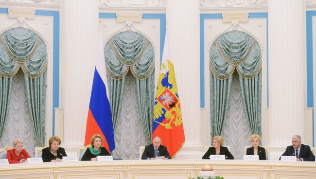 Президент РФ Владимир Путин проводит заключительное заседание Координационного совета по реализации Национальной стратегии действий в интересах детей на 2012-2017 годы. 28 ноября 2017 Президент РФ Владимир Путин проводит заключительное заседание Координационного совета по реализации Национальной стратегии действий в интересах детей на 2012-2017 годы. 28 ноября 2017