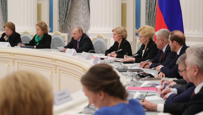 Президент РФ Владимир Путин проводит заключительное заседание Координационного совета по реализации Национальной стратегии действий в интересах детей на 2012-2017 годы. 28 ноября 2017