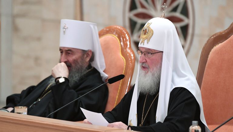 Патриарх Московский и всея Руси Кирилл и митрополит Киевский и всея Украины Онуфрий на открытии Архиерейского собора Русской православной церкви в Москве. 29 ноября 2017 Патриарх Московский и всея Руси Кирилл и митрополит Киевский и всея Украины Онуфрий на открытии Архиерейского собора Русской православной церкви в Москве. 29 ноября 2017