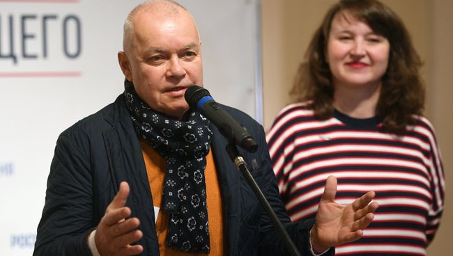 Генеральный директор МИА Россия сегодня Дмитрий Киселев выступает на открытии выставки Россия. Территория настоящего. 29 ноября 2017 Генеральный директор МИА Россия сегодня Дмитрий Киселев выступает на открытии выставки Россия. Территория настоящего. 29 ноября 2017