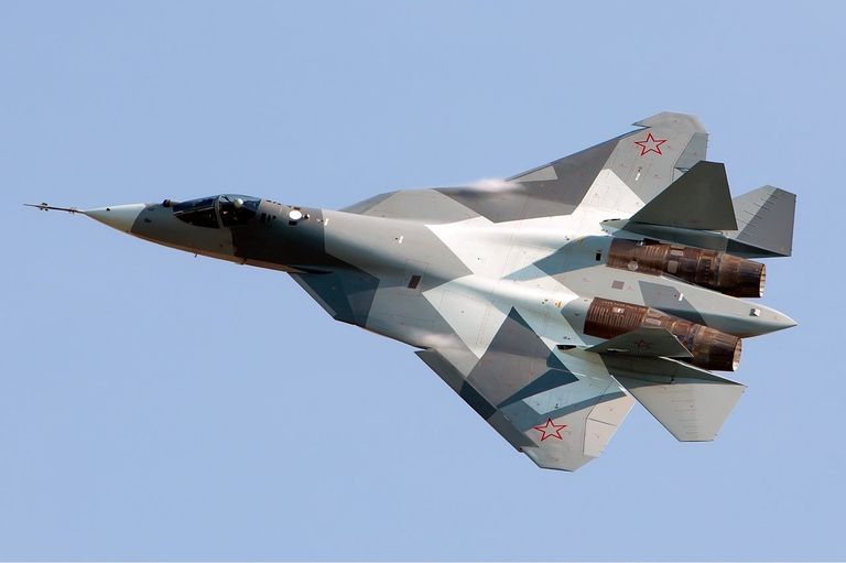 Российский многофункциональный истребитель пятого поколения Су-57