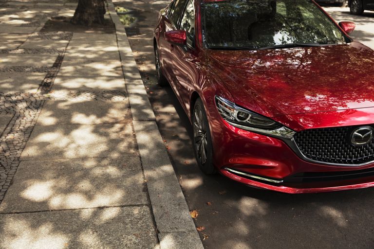 Автомобиль Mazda 6