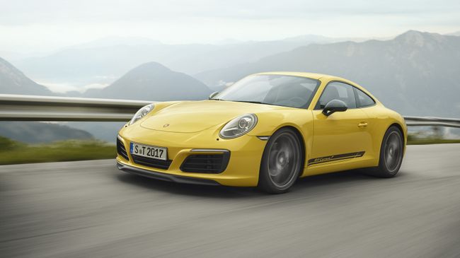Автомобиль Porsche 911 Carrera T. Архивное фото