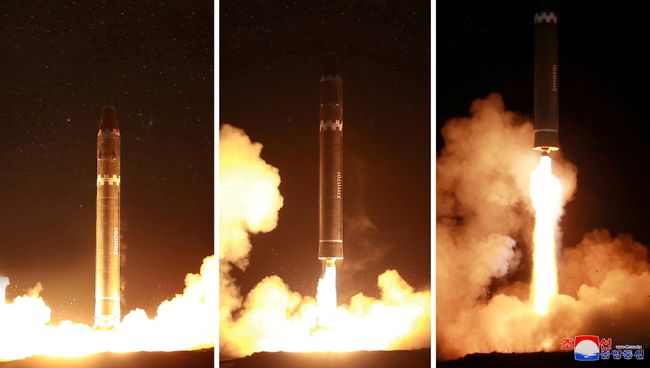 Запуск межконтинентальной баллистической ракеты Hwasong-15 в КНДР. 30 ноября 2017
