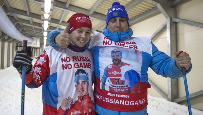 Школьник Роман Старков, автор идеи акции #noRUSSIAnoGAMES и его отец на тренировке. 29 ноября 2017 Школьник Роман Старков, автор идеи акции #noRUSSIAnoGAMES и его отец на тренировке. 29 ноября 2017