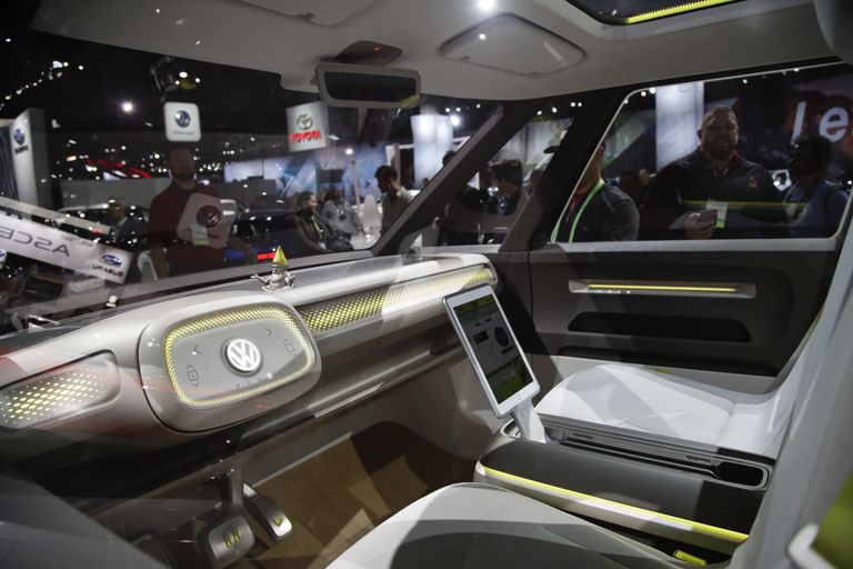 Volkswagen I.D. Buzz на автосалоне в Лос-Анджелесе Volkswagen I.D. Buzz на автосалоне в Лос-Анджелесе