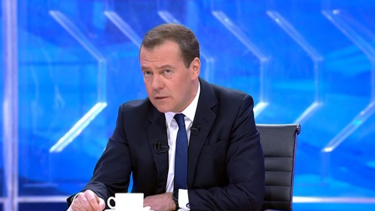 Медведев ответил на вопрос, видит ли он себя кандидатом в президенты РФ
