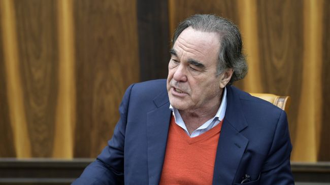 Американский режиссер Оливер Стоун Американский режиссер Оливер Стоун