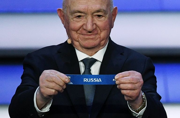 Ассистент жеребьевки Никита Симонян на официальной жеребьевке чемпионата мира по футболу 2018 Ассистент жеребьевки Никита Симонян на официальной жеребьевке чемпионата мира по футболу 2018