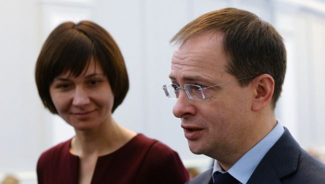 Министр культуры РФ Владимир Мединский и исполняющая обязанности директора театра Снежана Лобарь на открытии после реконструкции малой сцены Новосибирского академического театра оперы и балета. 2 декабря 2017 Министр культуры РФ Владимир Мединский и исполняющая обязанности директора театра Снежана Лобарь на открытии после реконструкции малой сцены Новосибирского академического театра оперы и балета. 2 декабря 2017