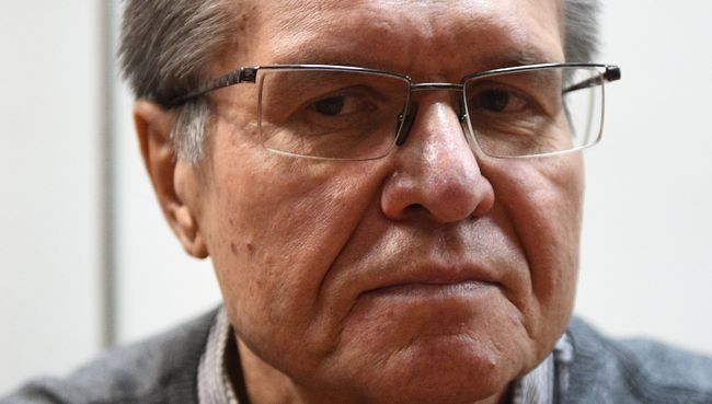 Экс-министр экономического развития Алексей Улюкаев в Замоскворецком суде во время слушаний по его делу. 4 декабря 2017 Экс-министр экономического развития Алексей Улюкаев в Замоскворецком суде во время слушаний по его делу. 4 декабря 2017