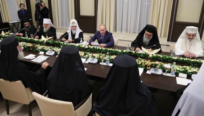 Президент РФ В. Путин встретился с главами делегаций поместных православных церквей Президент РФ В. Путин встретился с главами делегаций поместных православных церквей