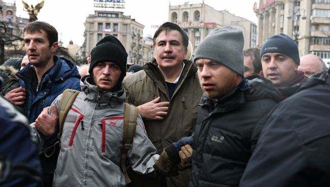 Михаил Саакашвили со своими сторонниками в Киеве. 5 декабря 2017 Михаил Саакашвили со своими сторонниками в Киеве. 5 декабря 2017