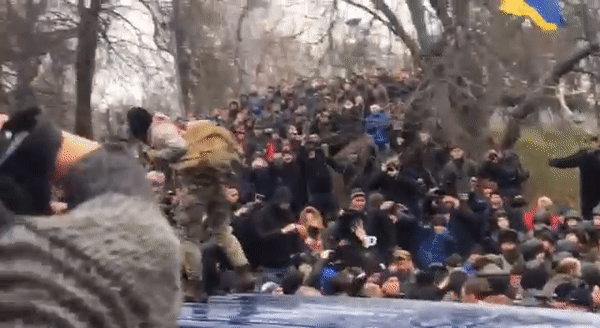 Появилось видео освобождения Саакашвили Появилось видео освобождения Саакашвили
