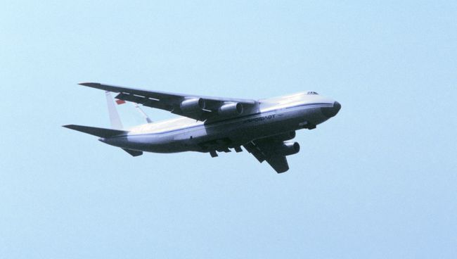 Грузовой самолет АН-124 Руслан
