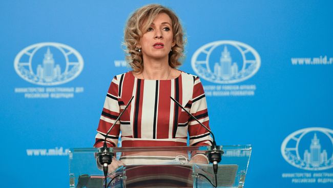 Официальный представитель министерства иностранных дел России Мария Захарова во время брифинга в Москве. 6 декабря 2017