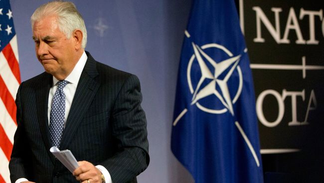 Госсекретарь США Рекс Тиллерсон во время пресс-конференции в Брюсселе Госсекретарь США Рекс Тиллерсон во время пресс-конференции в Брюсселе