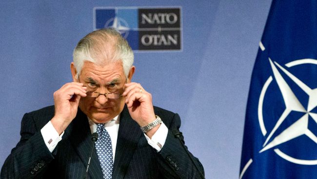 Госсекретарь США Рекс Тиллерсон во время пресс-конференции в Брюсселе. 6 декабря 2017 Госсекретарь США Рекс Тиллерсон во время пресс-конференции в Брюсселе. 6 декабря 2017