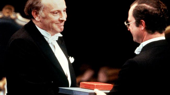 Иосиф Бродский на вручении Нобелевской премии по литературе. 10 декабря 1987 Иосиф Бродский на вручении Нобелевской премии по литературе. 10 декабря 1987