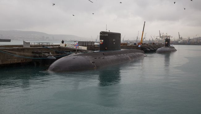 Подводная лодка Старый Оскол на военно-морской базе в Новороссийске. Архивное фото