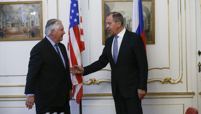 Встреча министра иностранных дел России Сергея Лаврова и госсекретаря США Рекса Тиллерсона в Вене. 7 декабря 2017 Встреча министра иностранных дел России Сергея Лаврова и госсекретаря США Рекса Тиллерсона в Вене. 7 декабря 2017