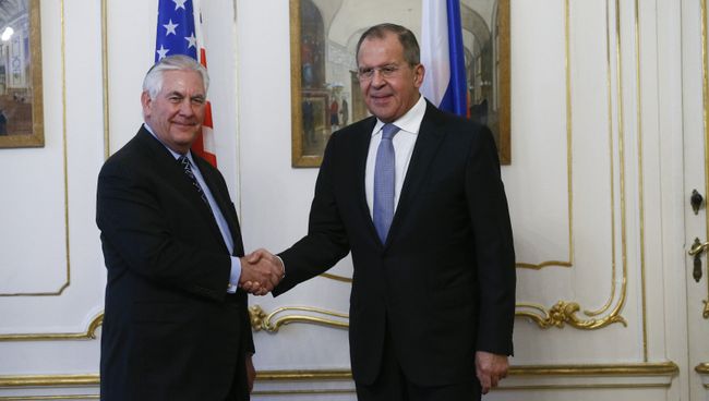 Встреча министра иностранных дел России Сергея Лаврова и госсекретаря США Рекса Тиллерсона в Вене. 7 декабря 2017 Встреча министра иностранных дел России Сергея Лаврова и госсекретаря США Рекса Тиллерсона в Вене. 7 декабря 2017
