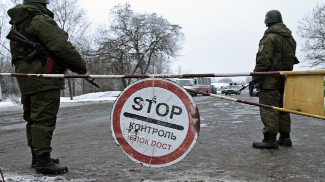 Блок-пост на окраине Горловки Донецкой области. Архивное фото Блок-пост на окраине Горловки Донецкой области. Архивное фото
