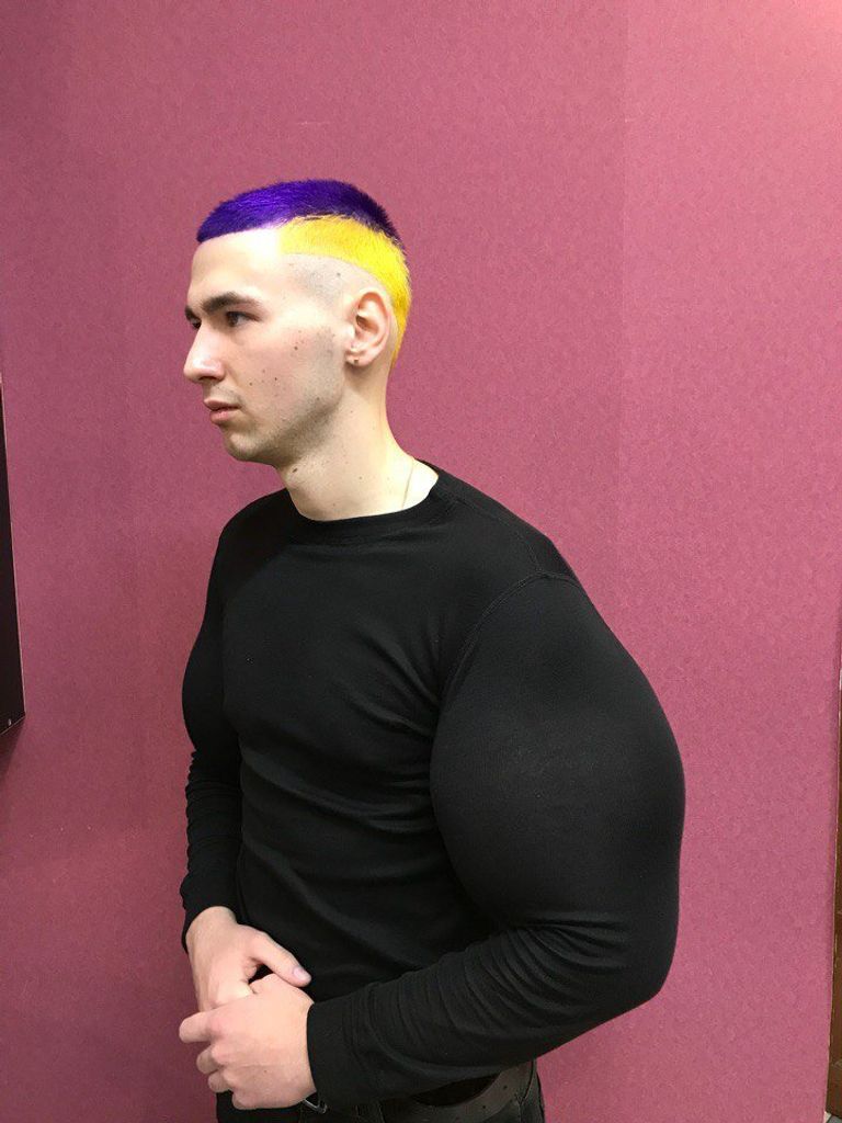 Кирилл Терешин продолжает экспериментировать со своим телом Кирилл Терешин продолжает экспериментировать со своим телом