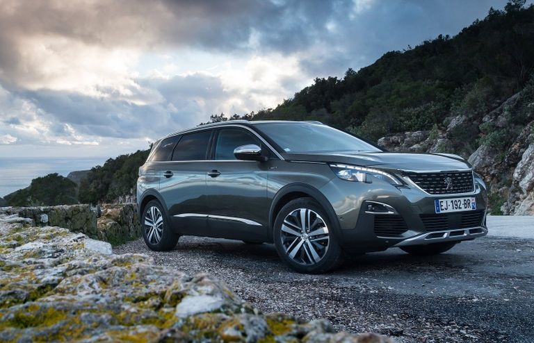 Автомобиль Peugeot 5008 Автомобиль Peugeot 5008