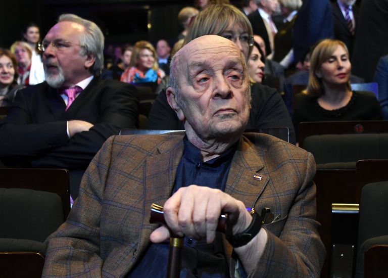 Леонид Броневой на юбилейном вечере, посвященном 90-летию Московского государственного театра Ленком.