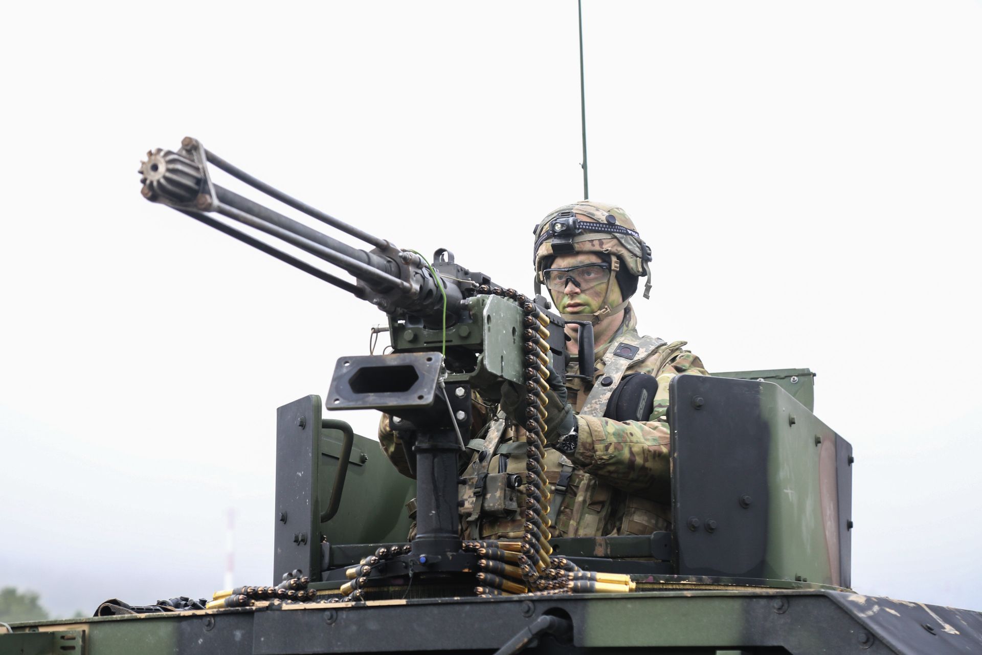 Военнослужащий армии США во время совместных учений войск НАТО Allied Spirit VII в Германии. 12 ноября 2017 Военнослужащий армии США во время совместных учений войск НАТО Allied Spirit VII в Германии. 12 ноября 2017 - РИА Новости, 1920, 05.04.2021