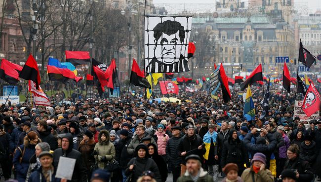 Участники митинга за закон об импичменте в Киеве, Украина. 10 декабря 2017 Участники митинга за закон об импичменте в Киеве, Украина. 10 декабря 2017