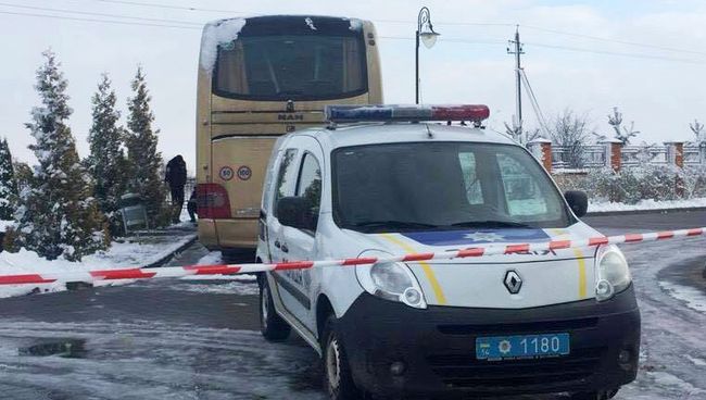 Польский автобус, поврежденный в Львовской области Украины Польский автобус, поврежденный в Львовской области Украины