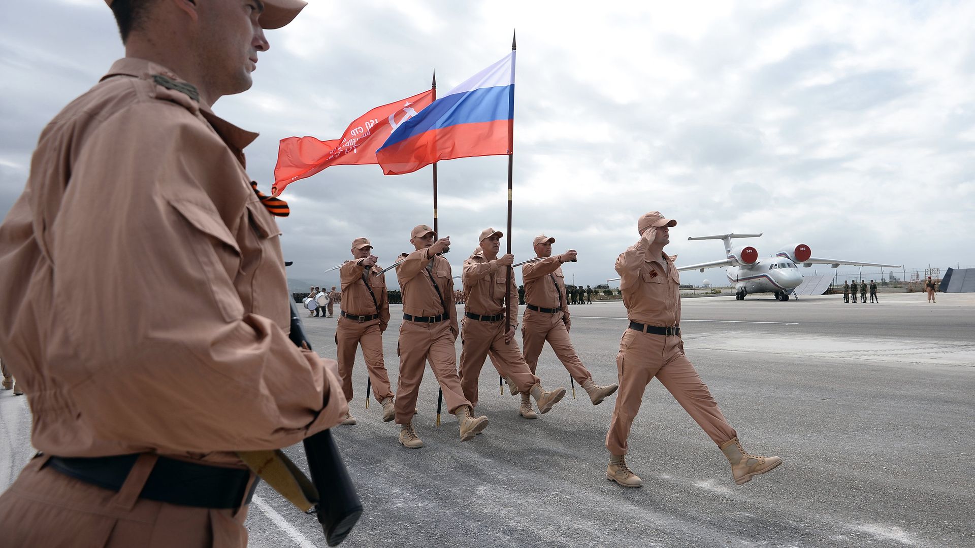 Российские военные на авиабазе Хмеймим в Сирии Российские военные на авиабазе Хмеймим в Сирии - РИА Новости, 1920, 14.11.2022