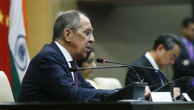 Министр иностранных дел Сергей Лавров на пресс-конференции, Нью-Дели. 11 декабря 2017 Министр иностранных дел Сергей Лавров на пресс-конференции, Нью-Дели. 11 декабря 2017