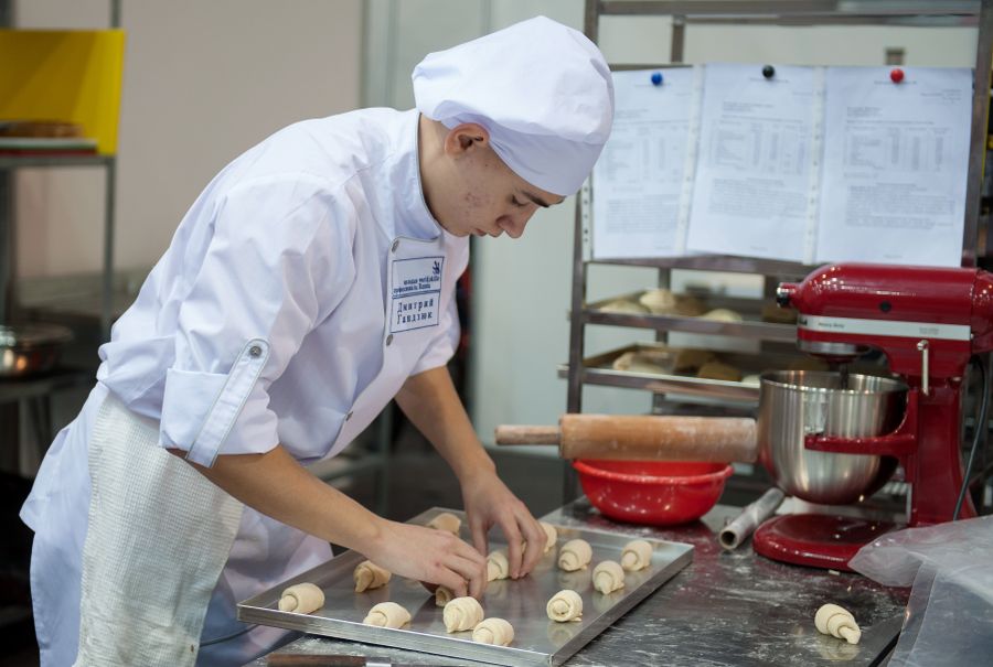 Участник регионального чемпионата «Молодые профессионалы» (WorldSkills Russia), компетенция «Хлебопечение» Томск, 2017 г. Участник регионального чемпионата «Молодые профессионалы» (WorldSkills Russia), компетенция «Хлебопечение» Томск, 2017 г.