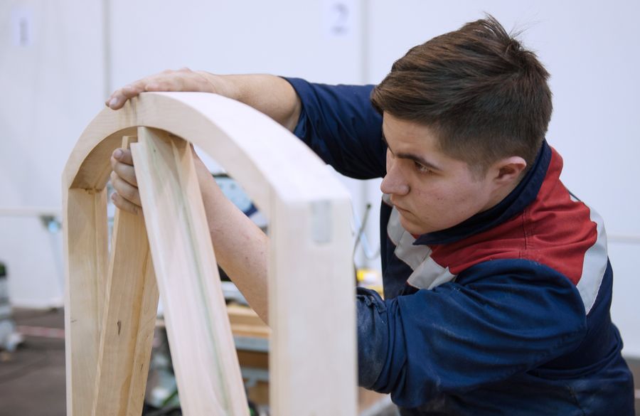 Участник регионального чемпионата «Молодые профессионалы» (WorldSkills Russia), компетенция «Столярное дело» Томск, 2017 г. Участник регионального чемпионата «Молодые профессионалы» (WorldSkills Russia), компетенция «Столярное дело» Томск, 2017 г.