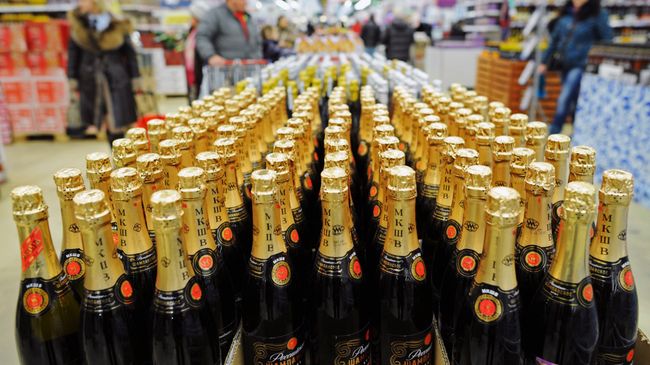 Алкогольная продукция в супермаркете Алкогольная продукция в супермаркете