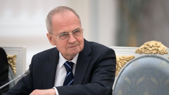 Председатель Конституционного суда РФ Валерий Зорькин во время встречи президента РФ Владимира Путина с судьями Конституционного суда. 12 декабря 2017 Председатель Конституционного суда РФ Валерий Зорькин во время встречи президента РФ Владимира Путина с судьями Конституционного суда. 12 декабря 2017