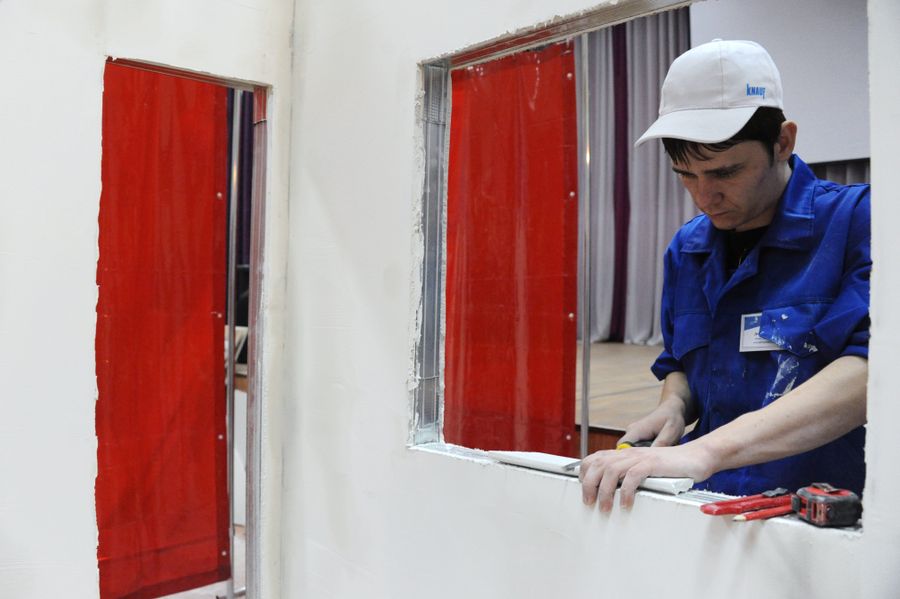 Участник I регионального чемпионата «Молодые профессионалы» (WorldSkills Russia) в Забайкальском крае, компетенция «Сухое строительство и штукатурные работы». Чита, 2017 г. Участник I регионального чемпионата «Молодые профессионалы» (WorldSkills Russia) в Забайкальском крае, компетенция «Сухое строительство и штукатурные работы». Чита, 2017 г.