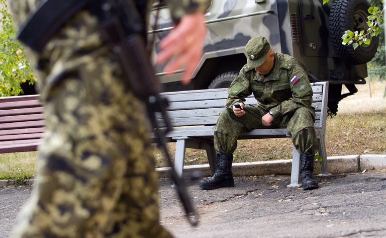 Российский военнослужащий в Соледаре Донецкой области Российский военнослужащий в Соледаре Донецкой области