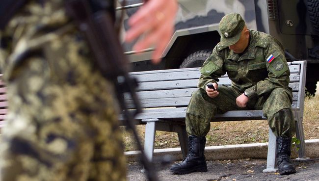 Российский военнослужащий в Соледаре Донецкой области Российский военнослужащий в Соледаре Донецкой области