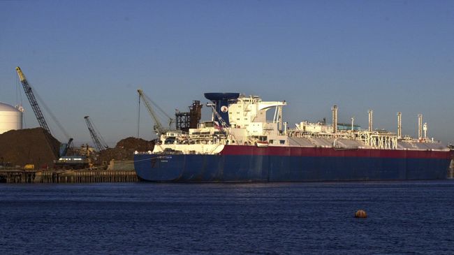Танкер для транспортировки сжиженного природного газа в порту Эверетт, США. Архивное фото
