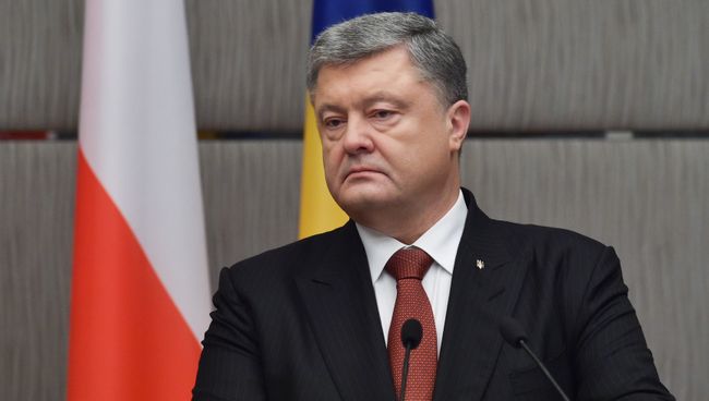Президент Украины Петр Порошенко на пресс-конференции по итогам переговоров с президентом Польши Анджеем Дудой. 13 декабря 2017. Архивное фото
